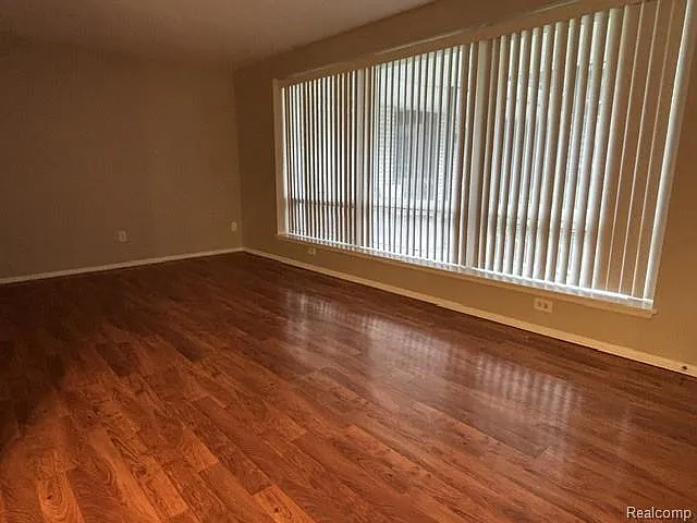 4345 Crooks Rd — Photo 3