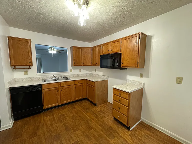 6506 Devinney Dr — Photo 7