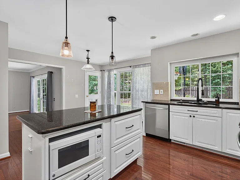 3569 Eskew Ct — Photo 9