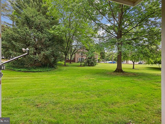 5th image of 253 Everly Ct