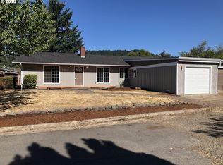 1924 S 4th St, Cottage Grove, OR 97424