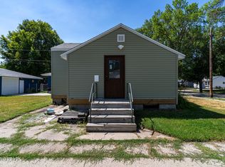 2021 12th Ave N, Grand Forks, ND 58203
