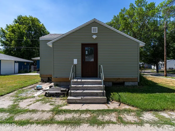 2021 12th Ave N, Grand Forks, ND 58203