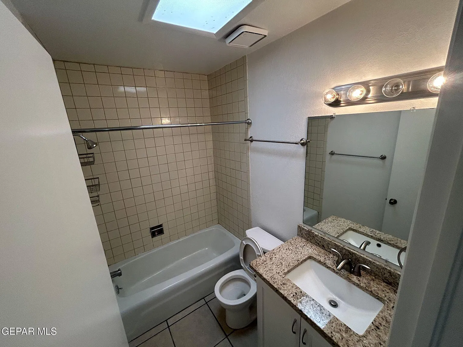 3 bed, 2.0 bath, 1264 sqft, $1,650 — Photo 4