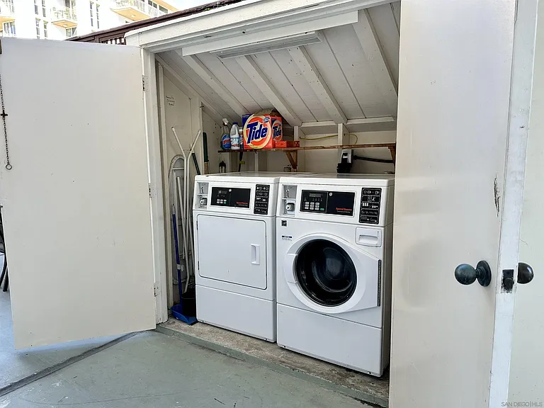 7672 La Jolla Blvd — Photo 14