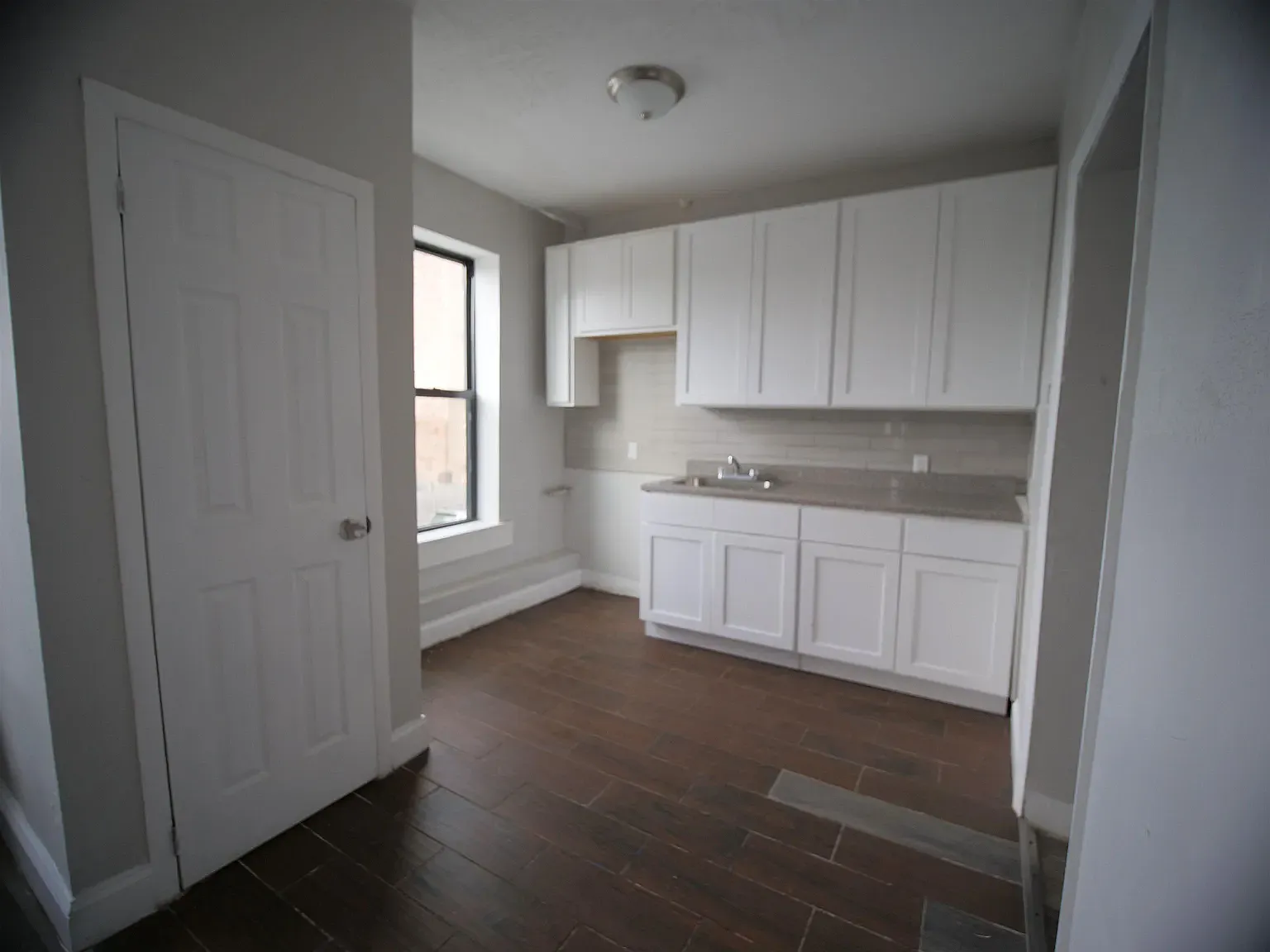 3 bed, 1000 sqft, $2,499 — Photo 1
