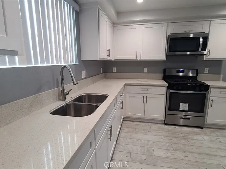 839 E 32nd St — Photo 19