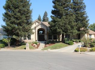9268 N Valley Green Dr, Fresno, CA 93720