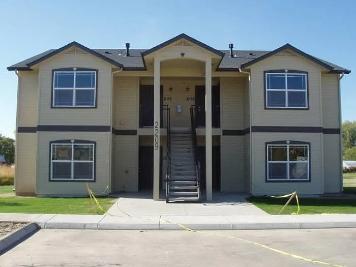 2 bed, 900 sqft, $1,295 — Photo 1