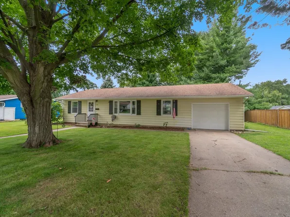 154 Joanne Ln, Rochelle, IL 61068