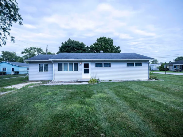 400 Gym St, Farmland, IN 47340