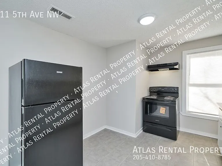 111 5th Ave NW — Photo 14