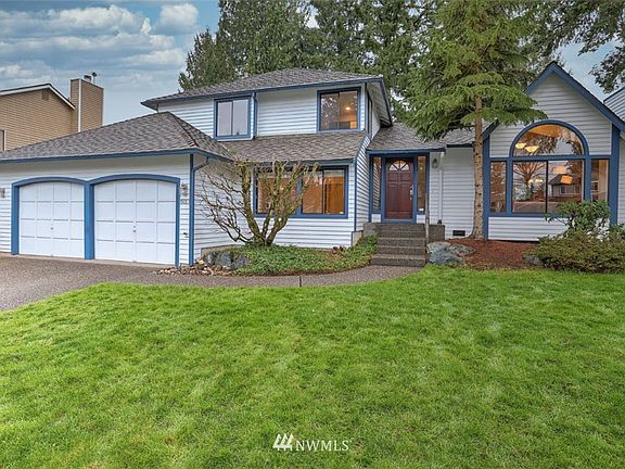 Georgous high quality, newly updated home in desirable Summerwind Community offers 4 bed, 2.75 fully remodeled bths. Oversized 2 car garage with 9'wide doors w/one bay extended for work shop.