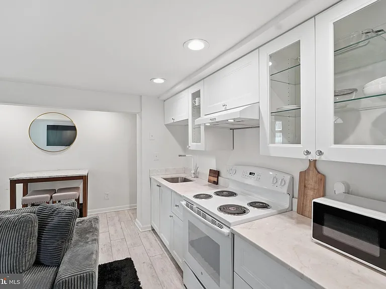 708 I St SE #B — Photo 12