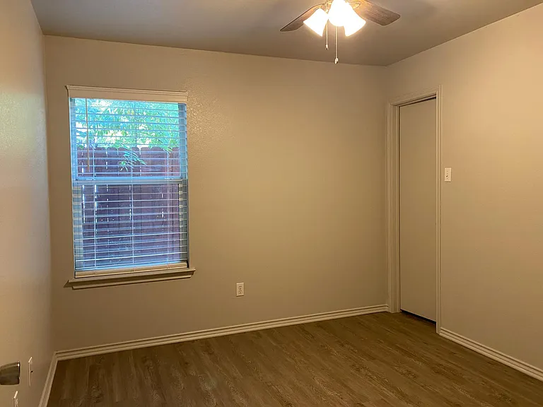 415 E 4th Ave #A — Photo 15