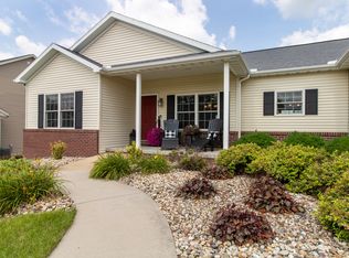 206 White Tail St, Hudson, IL 61748