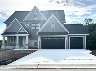 5551 Rolling Hills Pkwy, Victoria, MN 55318