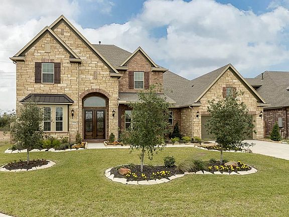 The Lakeway - B Exterior