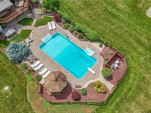 4th image of 3755 Lindy Dr