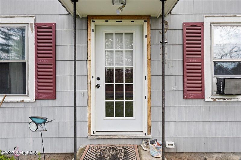 2nd image of 262 Steele Avenue Ext