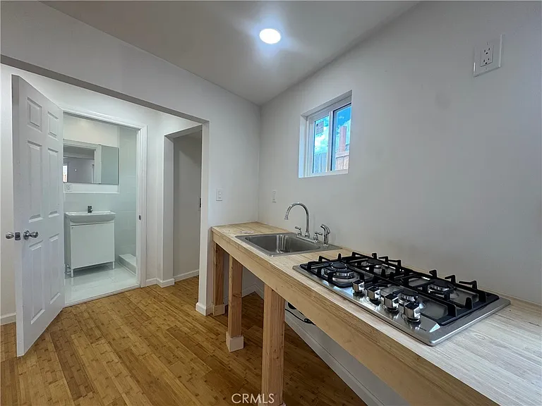 3615 N Mountain View Ave — Photo 2