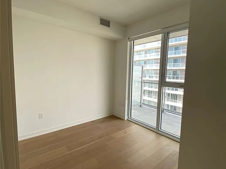 20 Richardson St #1807 — Photo 10