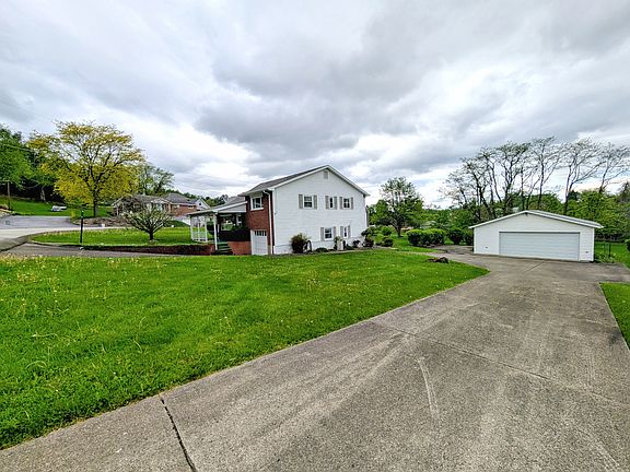 3rd image of 1612 W Green St