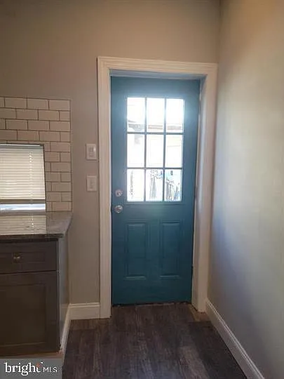 3508 Braddock St — Photo 10