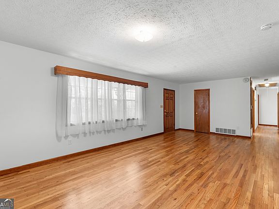 5th image of 181 Heidt Rd