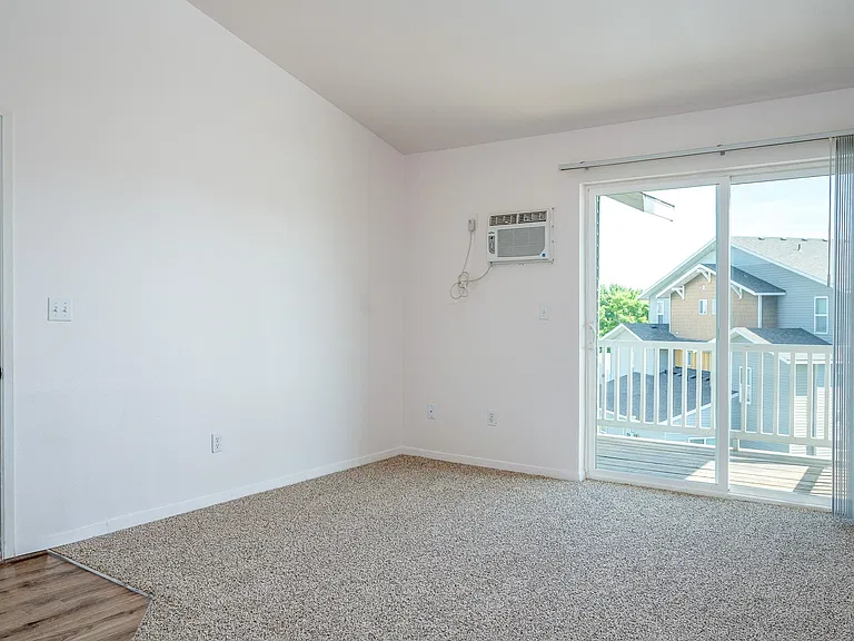 Center Pointe | Living Area