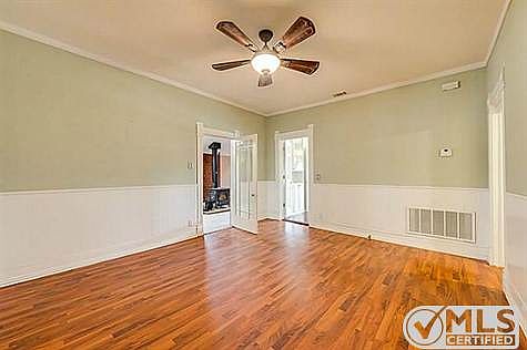4th image of 1311 S Lindsay St