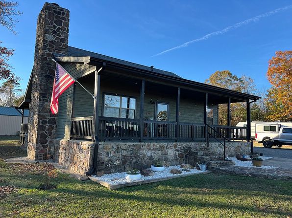 876 Tannenbaum Rd