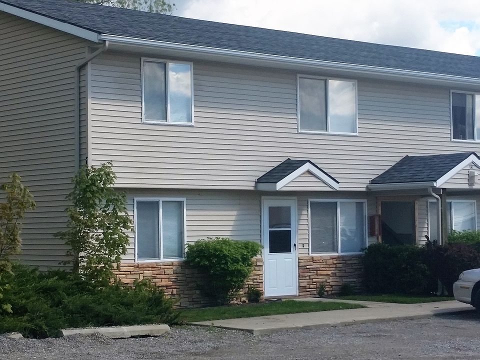 Front Entry to Upstairs Unit