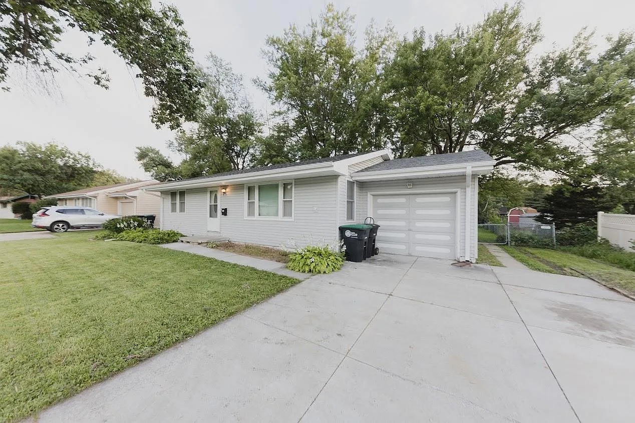 8621 Templeton Dr — Photo 2