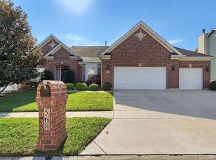 568 Oakwood Dr, Fenton, MO