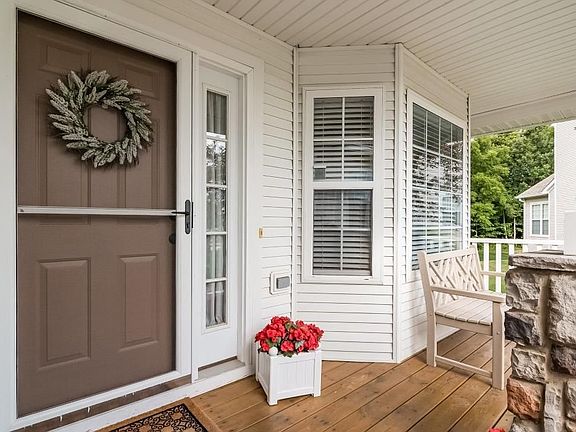 3rd image of 1334 Nottington Ct