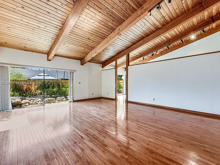 9055 SW 78th Ct — Photo 5