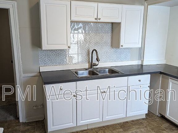 3rd image of 822 Nagold St NW #2