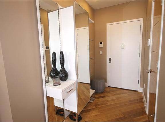 3rd image of 390 Kings Hwy #2