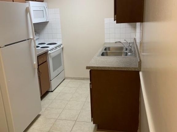 2nd image of 110 W Jones St APT 7