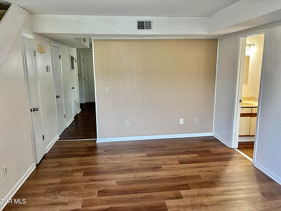 2nd image of 1832 N Main Ave #B1