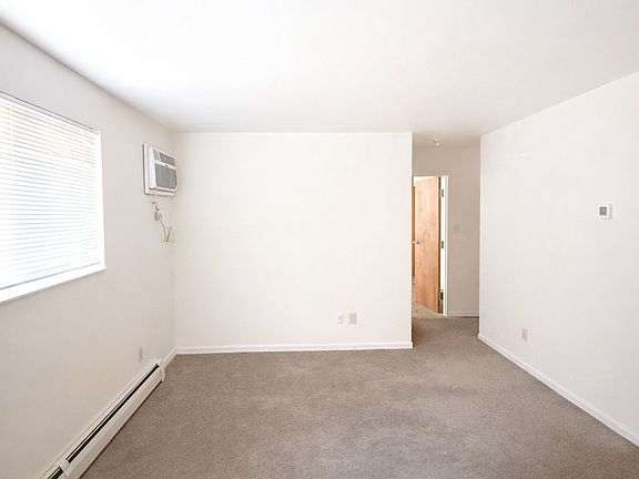 4th image of 911-923 S Alex Rd #923-I