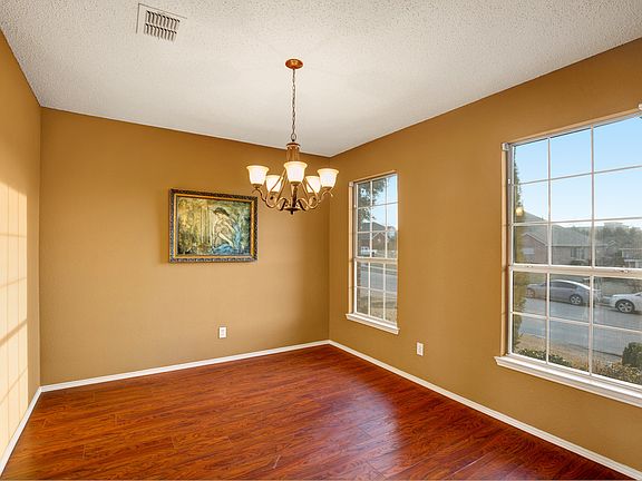 5th image of 3968 Valez Dr