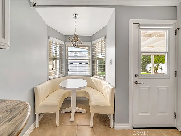 22907 Leonora Dr — Photo 15