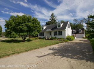 1006 E Webb Dr, Dewitt, MI 48820