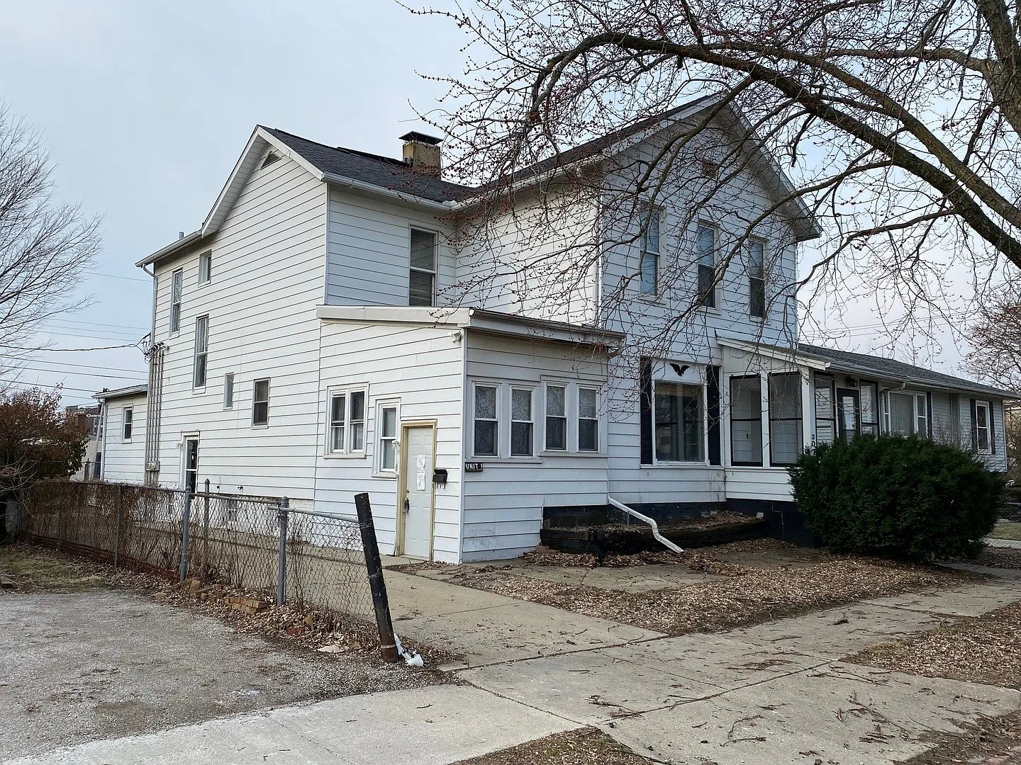 307 E Mulberry St photo 1