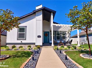 510 SW D St, Bentonville, AR 72712