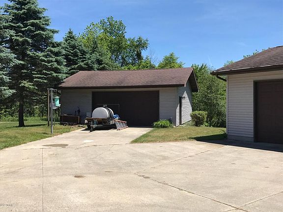 4th image of 335 71st St