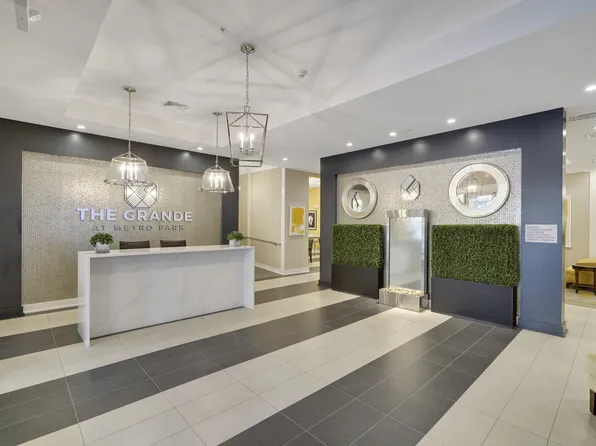 The Grande at MetroPark