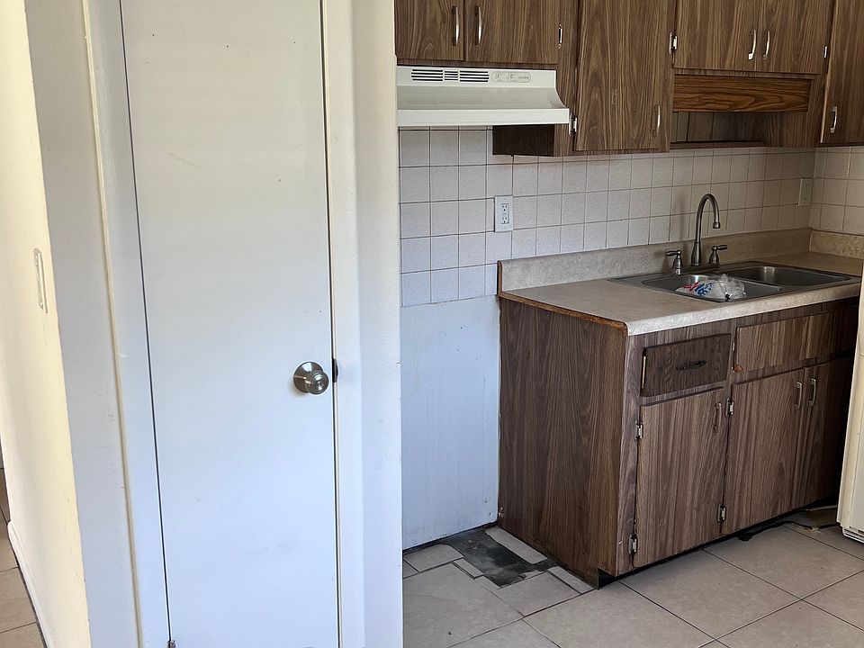 New stove & refrigerator will be provided
Pantry closet